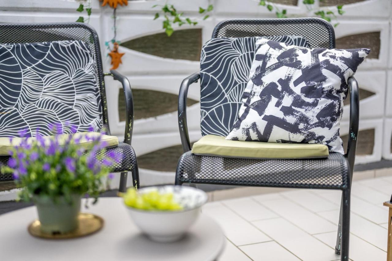 Wohlfuehlwohnung Mit 25 Qm Terrasse, Netflix Koblenz  Dış mekan fotoğraf