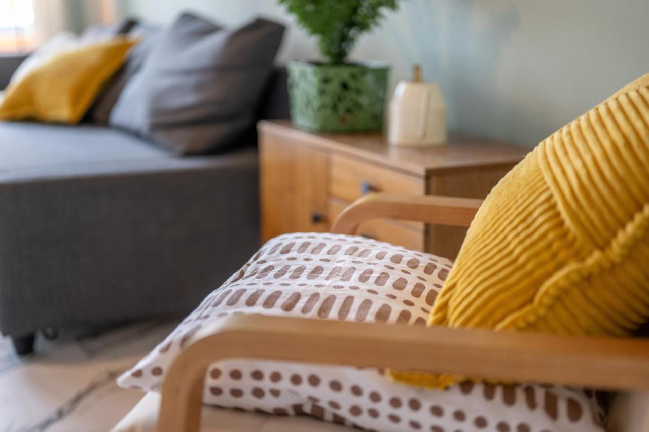 Wohlfuehlwohnung Mit 25 Qm Terrasse, Netflix Koblenz  Dış mekan fotoğraf