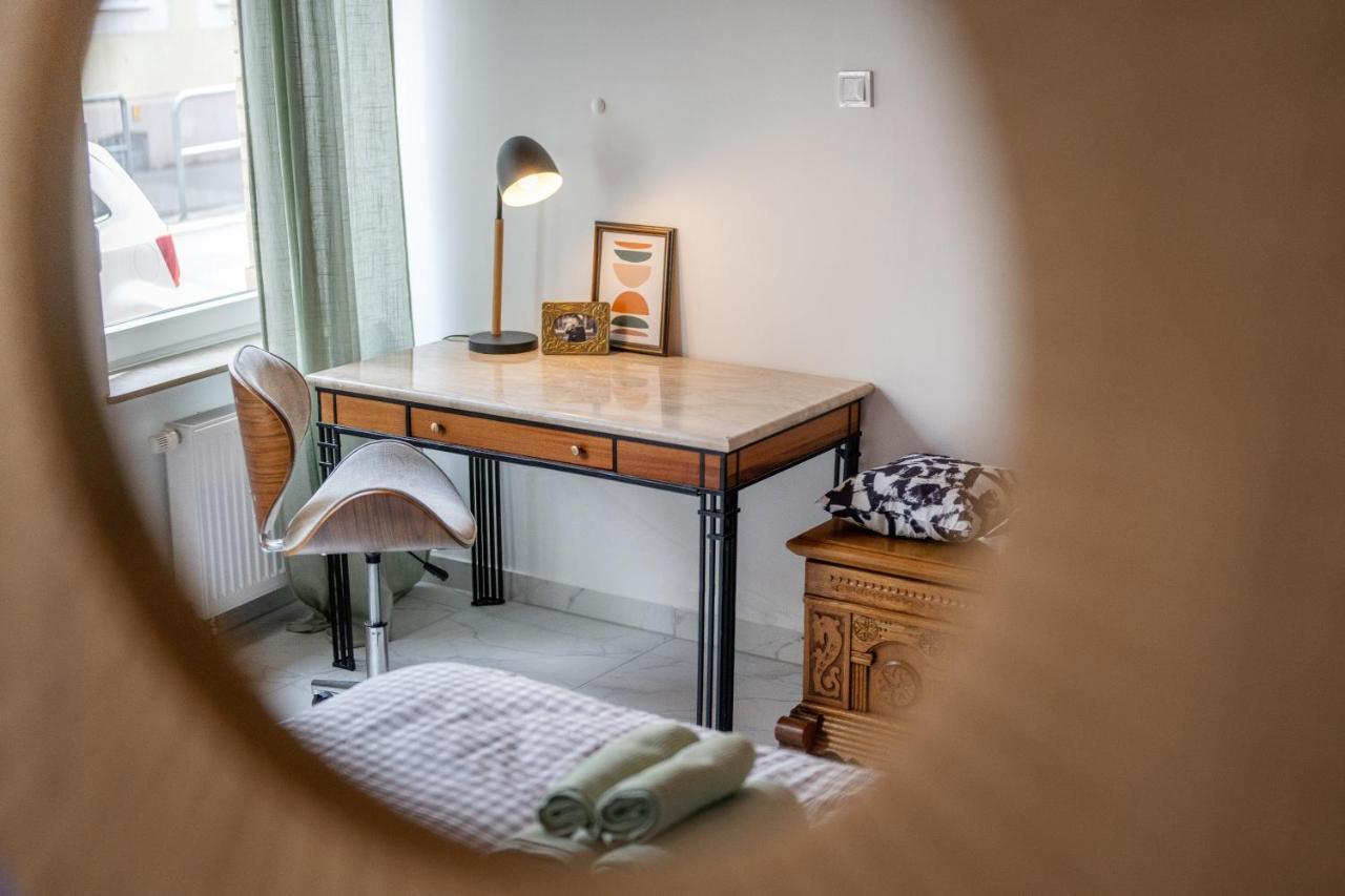 Wohlfuehlwohnung Mit 25 Qm Terrasse, Netflix Koblenz  Dış mekan fotoğraf