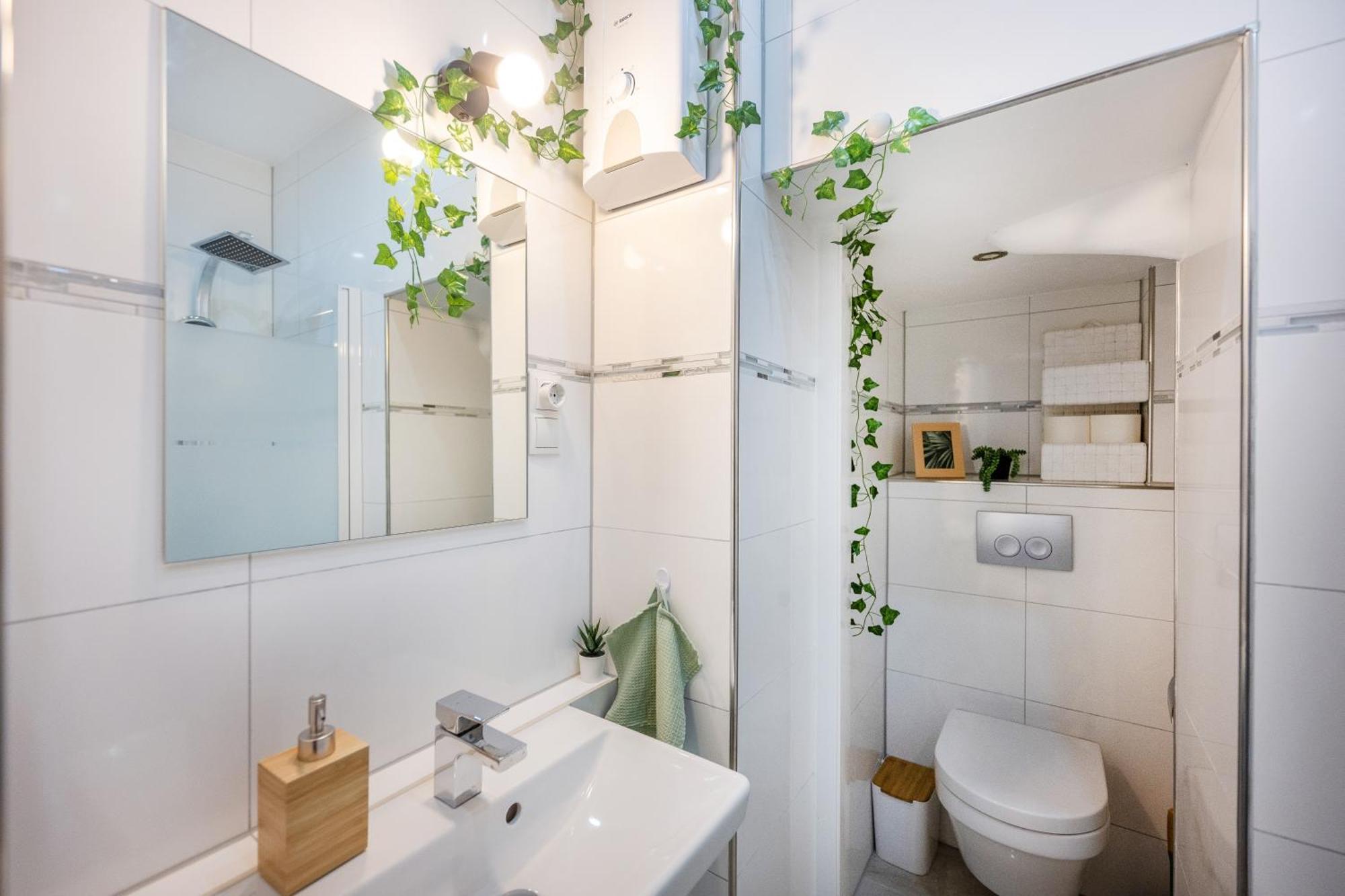Wohlfuehlwohnung Mit 25 Qm Terrasse, Netflix Koblenz  Dış mekan fotoğraf